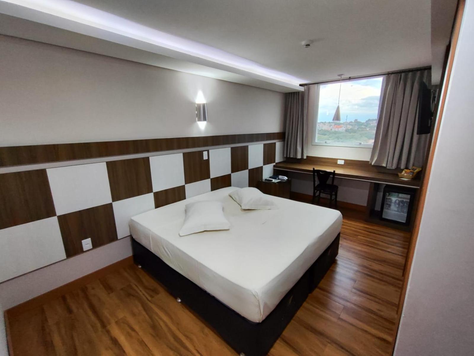 Hotel Maestro Executive Toledo Toledo  Bagian luar foto